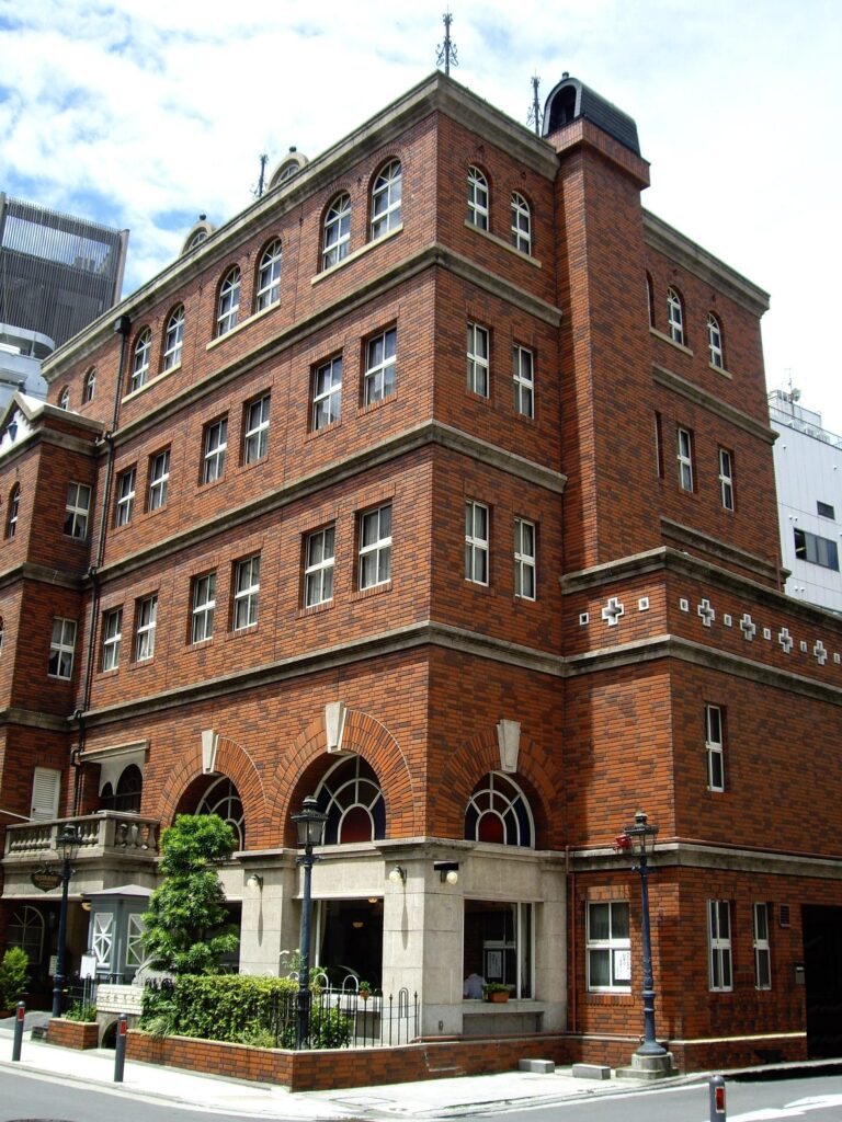 馬車道十番館外観