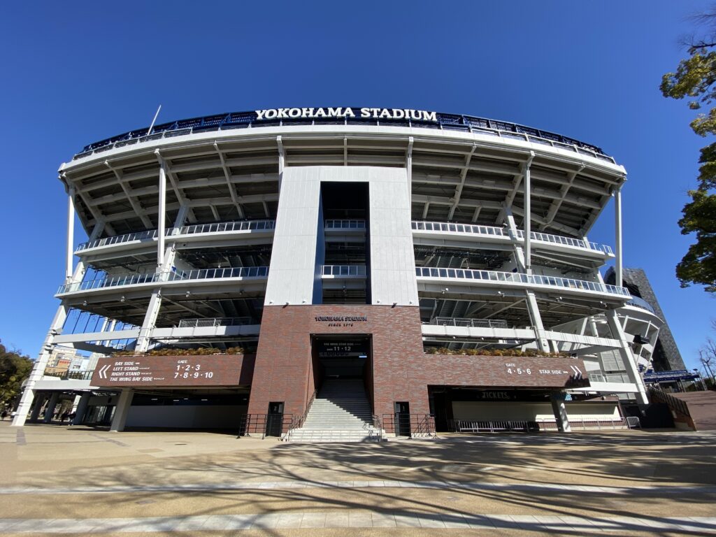 横浜スタジアム正面