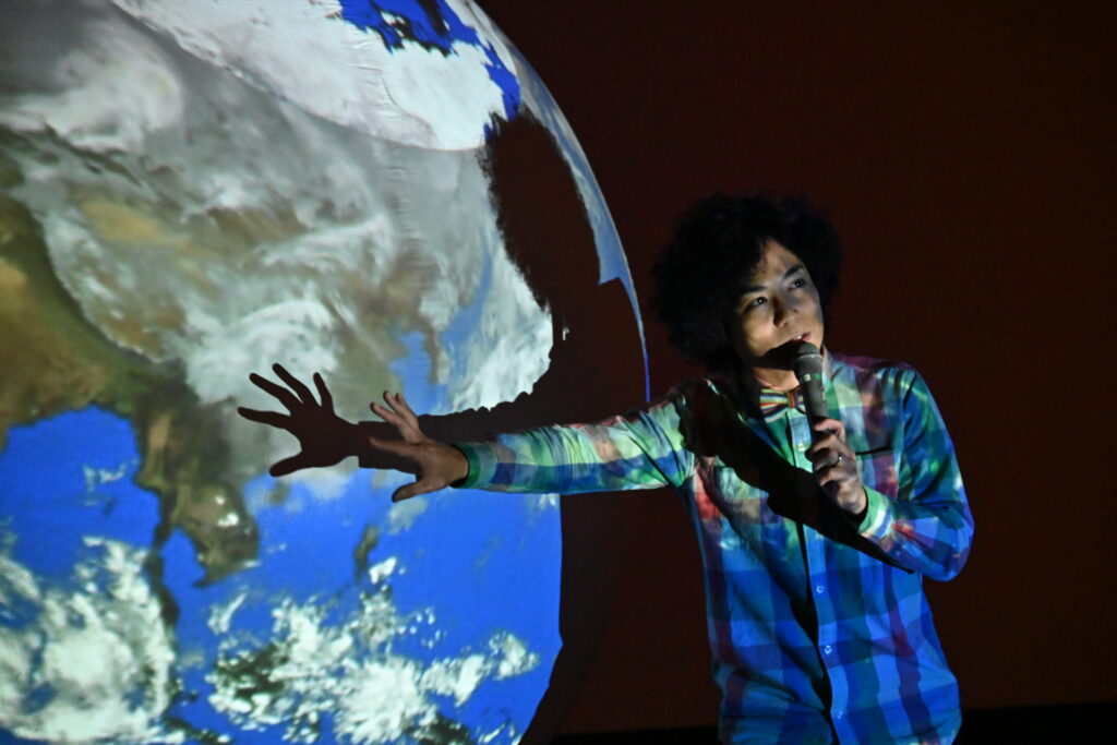 ダジックアースを用いて説明するくぼてんきさん