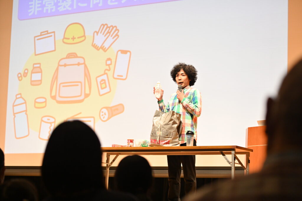 防災講話をするくぼてんきさん