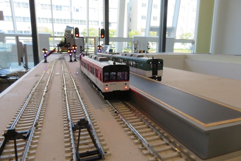 当社製鉄道信号システムを用いた模型