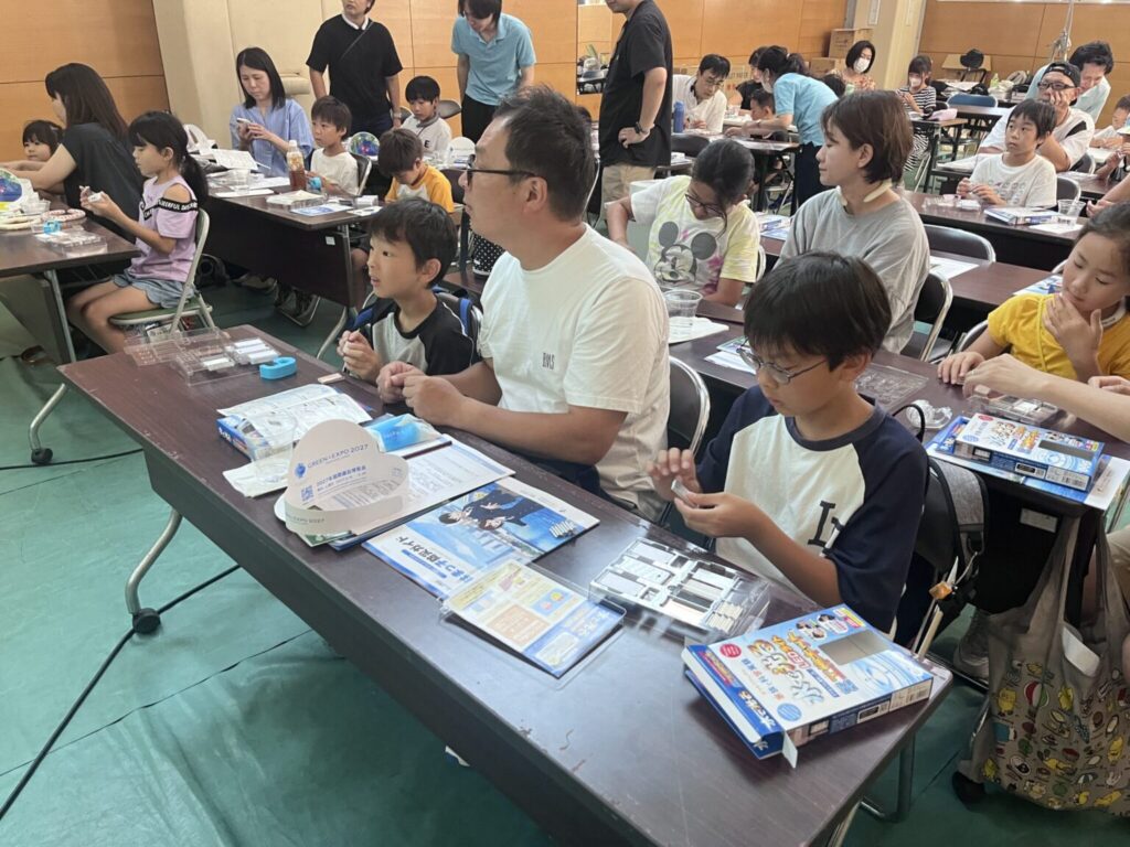 夏のわくわく防災体験会、「防災ライト工作教室」の様子