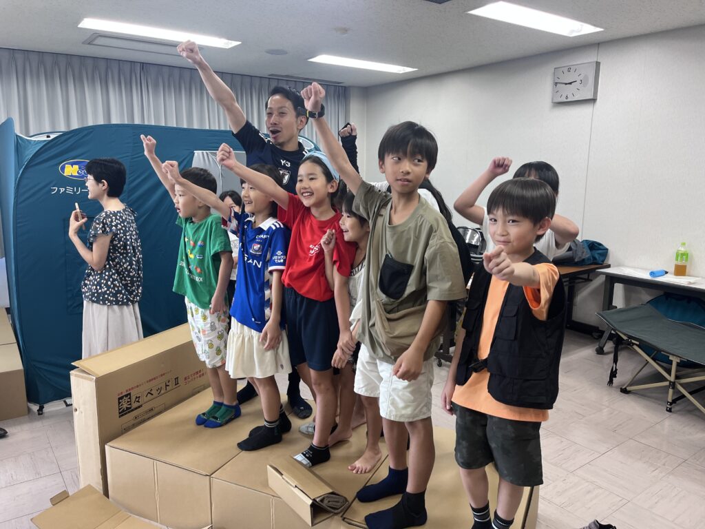 ダンボールベッド組み立て体験